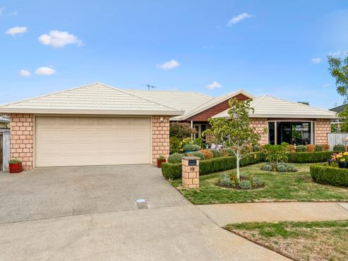 35 Holcombe Drive, Paraparaumu