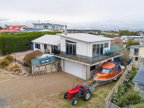 18 Robbie Street, Foxton Beach
