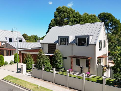 16 Le Quesnoy Place, Cambridge