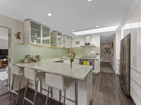 8 Sapphire Grove, Birchville