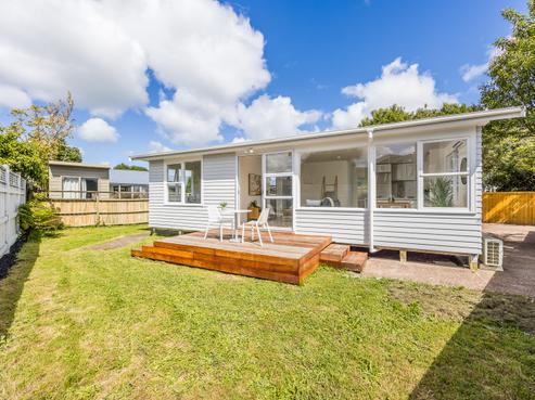 2/95 Gloria Avenue, Te Atatu Peninsula