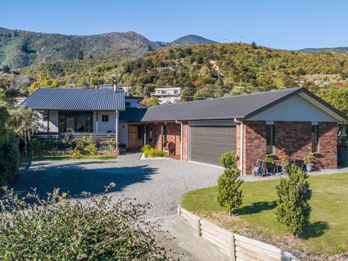 15 Boons Valley Road, Waikawa