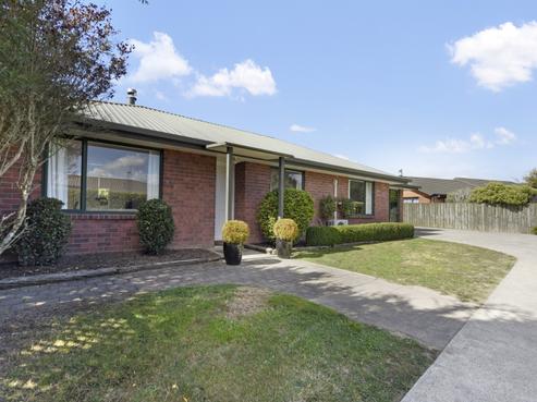 39 Lord Auckland Road, Wakefield