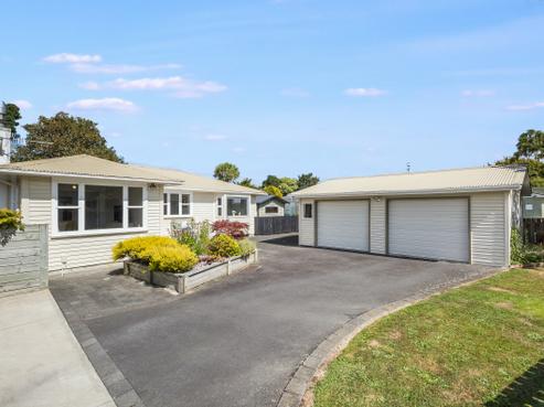 21 Burns Grove, Trentham