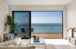 8B Crispe Road, Clarks Beach