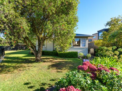 2A Lowestoft Place, West End