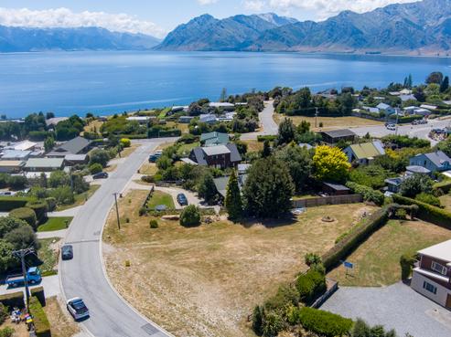 16 Parry Crescent, Lake Hawea