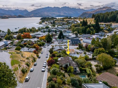 10 Chalmers Street, Wanaka