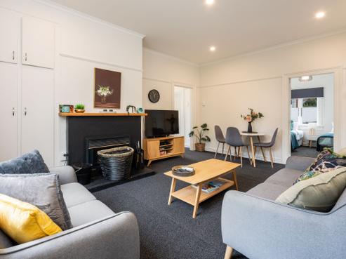 6 Crosby Street, Mornington