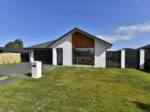 33 Russell Lilley Drive, Rolleston