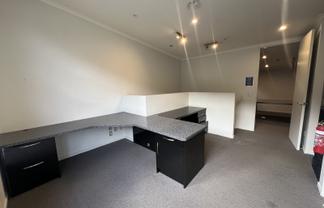 52sqm first floor office on Centennial Highway