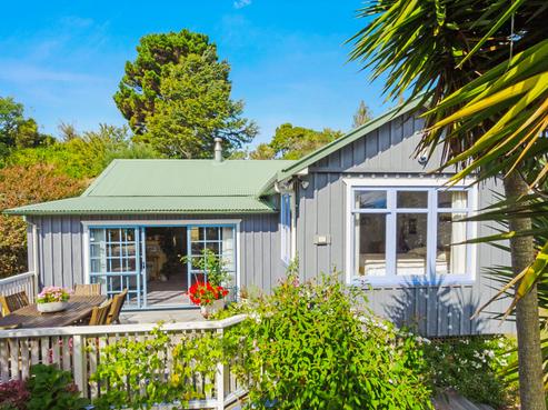 17 Dale Road, Raumati South