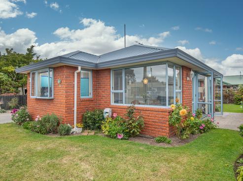 2B Dryden Street, Mosgiel