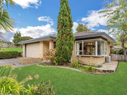 8 Vanderbilt Parade, Albany