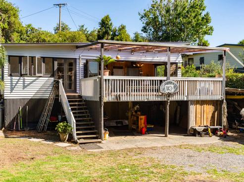 106 Komiti Road, Tinopai