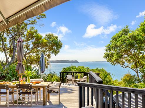 2 Okewa Road, Titirangi
