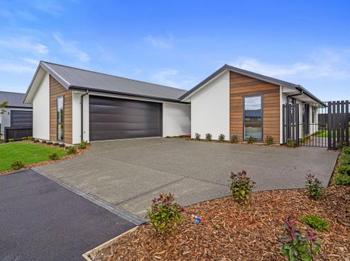 64 Blunden Road, Lincoln