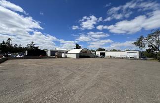 Secure yard with canopy – 1,500m²