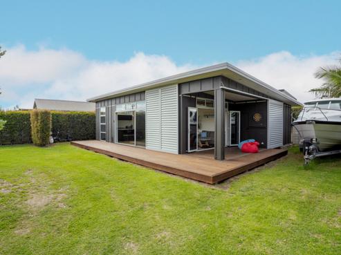 100 Sylvia Road, Whangamata