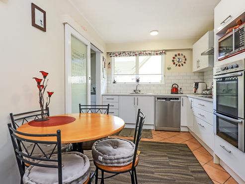 2/707 Roberts Street, Hastings