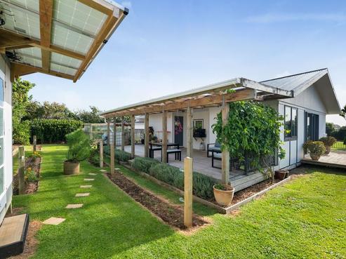16 Ponderosa Place, Opunake