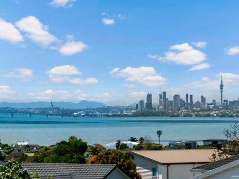 32 Luckens Road, West Harbour