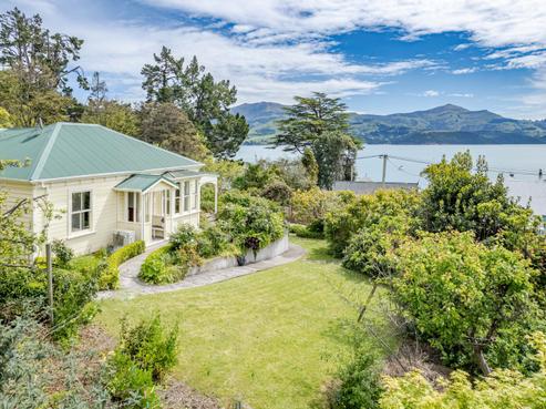 16 Aubrey Street South, Akaroa