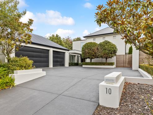 10 Springvale Gardens, Harewood