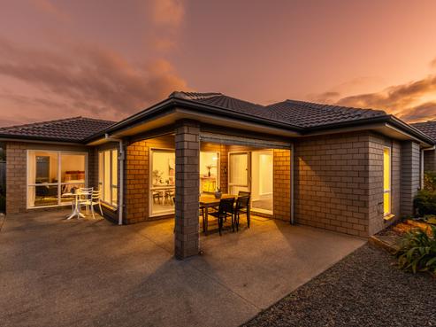 4 Fairway Oaks Drive, Waikanae Beach