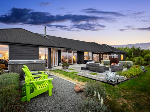 356 Davis Road, Cust