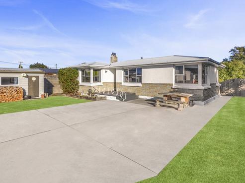 32 Constitution Avenue, Milton