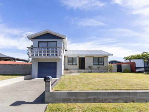 42 Spriggs Crescent, Greenmeadows