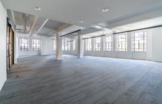 208 sqm Character Office 