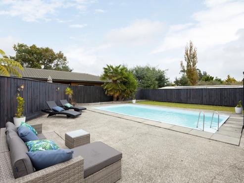 9 Morrison Crescent, Deanwell