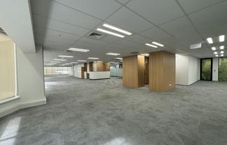 Large Open-Plan Office on Queen Street