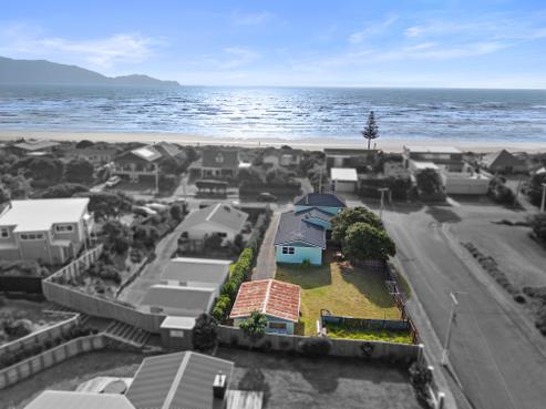 98 Field Way, Waikanae Beach