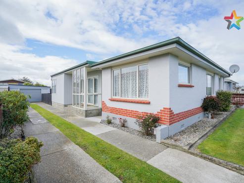 27 Arundel Crescent, Strathern