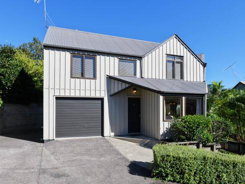 2/22 Waratah Street, Birkenhead