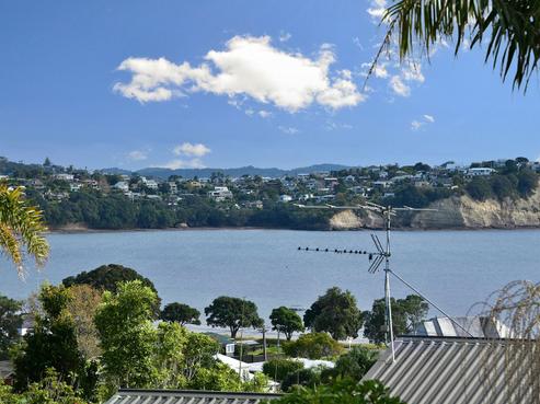 956 Whangaparaoa Road, Manly