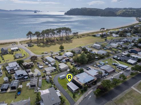 17 Captain Cook Road, Cooks Beach
