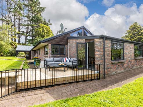 42 Ridgewood Drive, Frankleigh Park