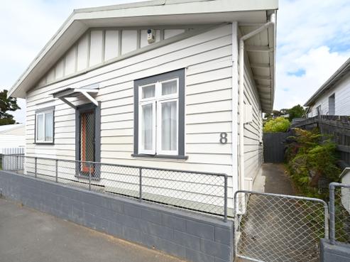 8 Chaucer Road South, Napier Hill