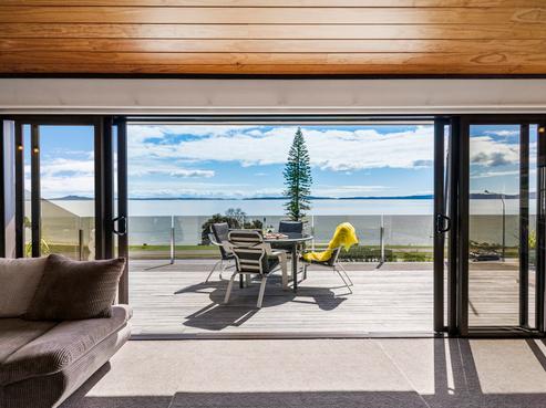 16 Omana Esplanade, Maraetai