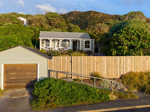 34 The Parade, Paekakariki