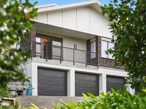 1030 River Road, Queenwood