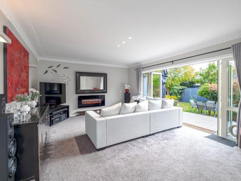 14 Joyce Crescent, Ilam