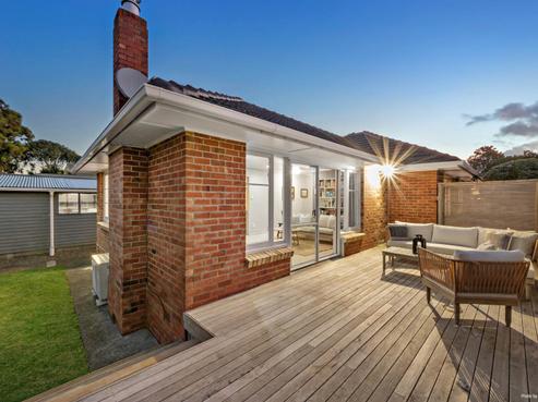 15A Ward Crescent, Te Atatu Peninsula