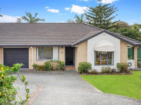 8 Copplestone Place, New Lynn