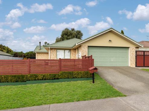 8 Northridge Terrace, Massey