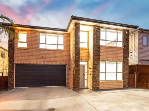 16 Hangahai Road, Flat Bush